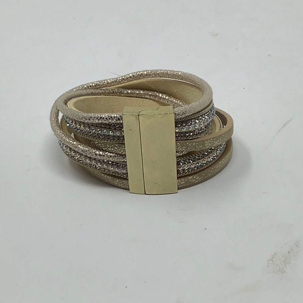 NWOT Gold leather & rhinestone cuff bracelet